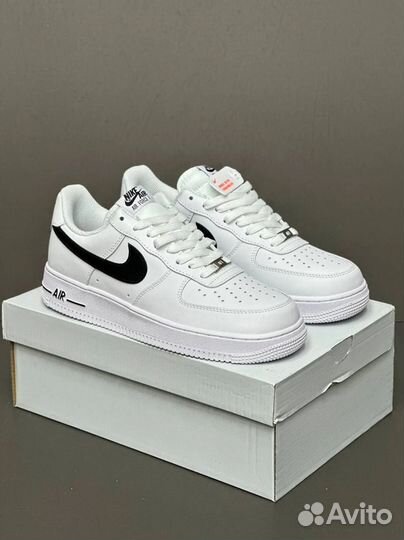 Nike Air Force 1 White and Black