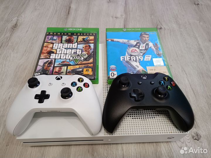 Xbox One s 2 геймпада 1tb