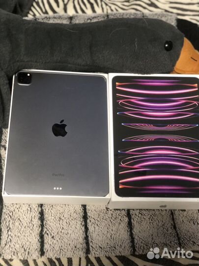 iPad Pro 11.2022. (М 2) 128gb. wifi.АКБ 99%