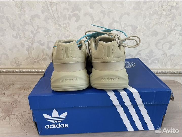 Кроссовки adidas ozelia