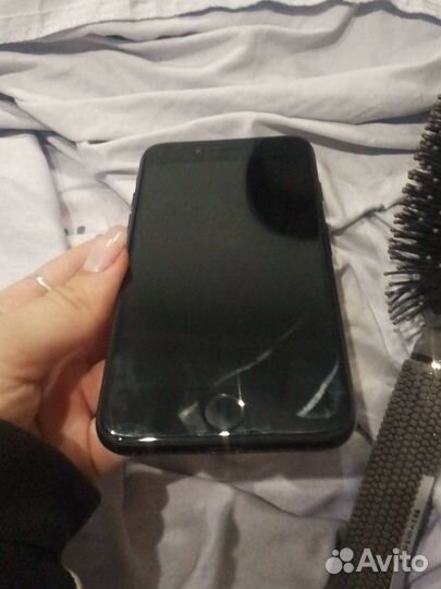 Телефон iPhone 7