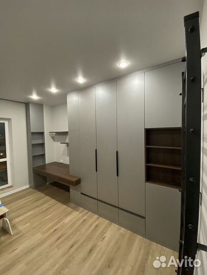 Черный шкаф