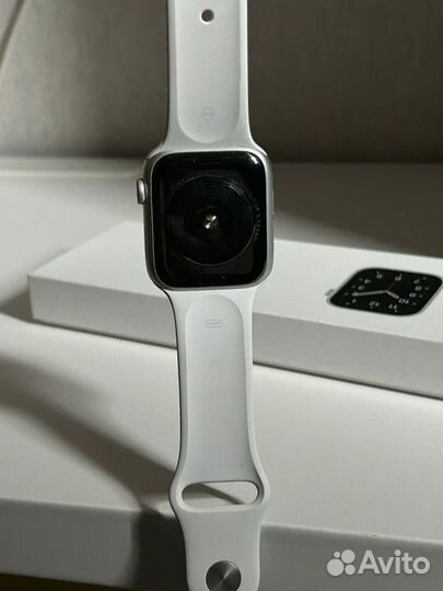 Apple Watch SE GPS Aluminum 44mm (1st gen)