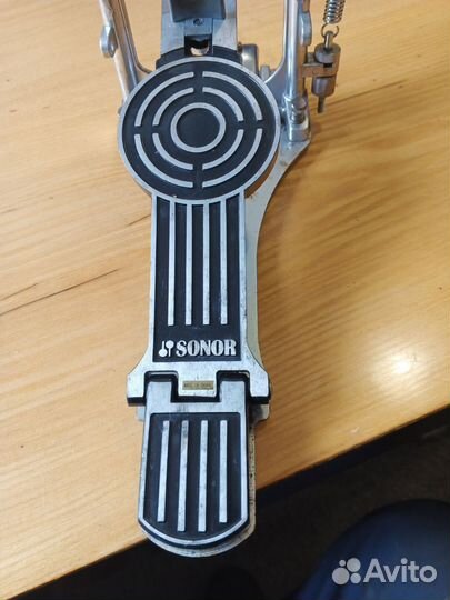 Педаль для бас барабана