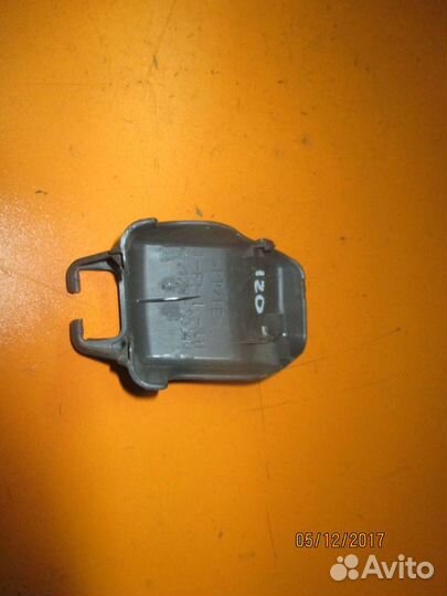 Накладка крепления сиденья Тойота Прадо