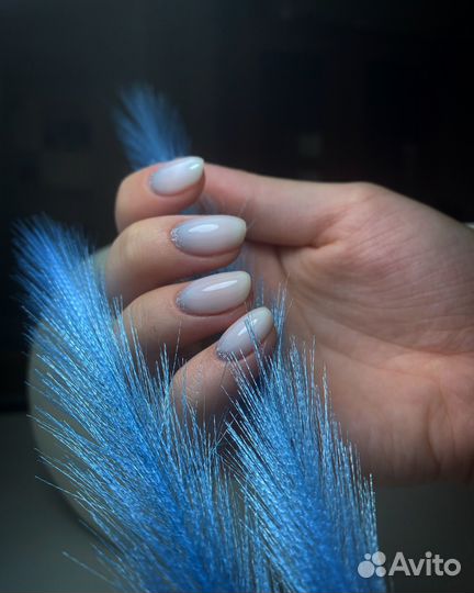 Мастер ищет модель для маникюра