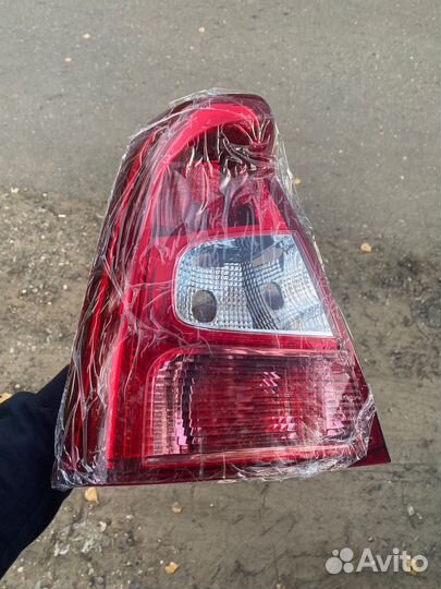Фонарь задний левый на renault logan 1 рестайлинг