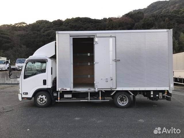 Промтоварный фургон Isuzu Elf, 2015