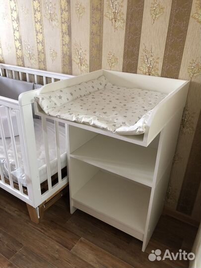 Пеленальный столик