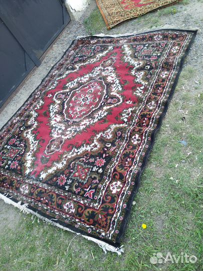 Ковер с бахромой