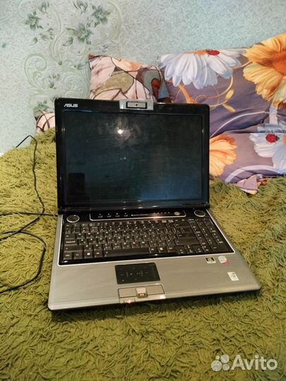 Ноутбук asus
