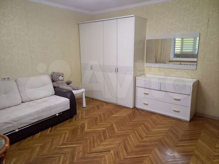 2-к. квартира, 60 м², 4/16 эт.