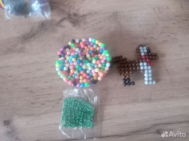 Фишки и мячики и украшения