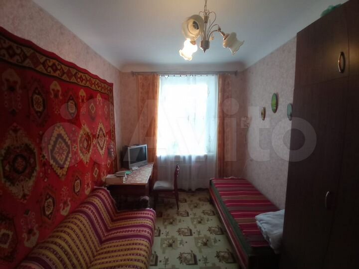 3-к. квартира, 70 м², 1/3 эт.