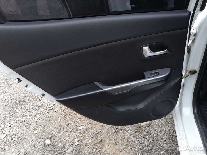 Комплект дверных карт Киа Рио