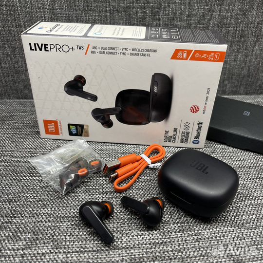 Беспроводные наушники JBL Live Pro + чёрные б/у