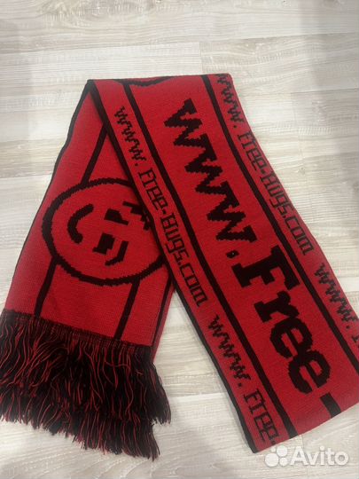 Шарф vetements free hugs