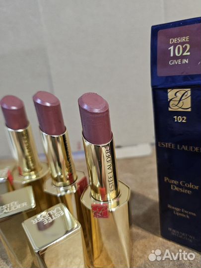 Помада для губ D 102 Give In. Estee Lauder