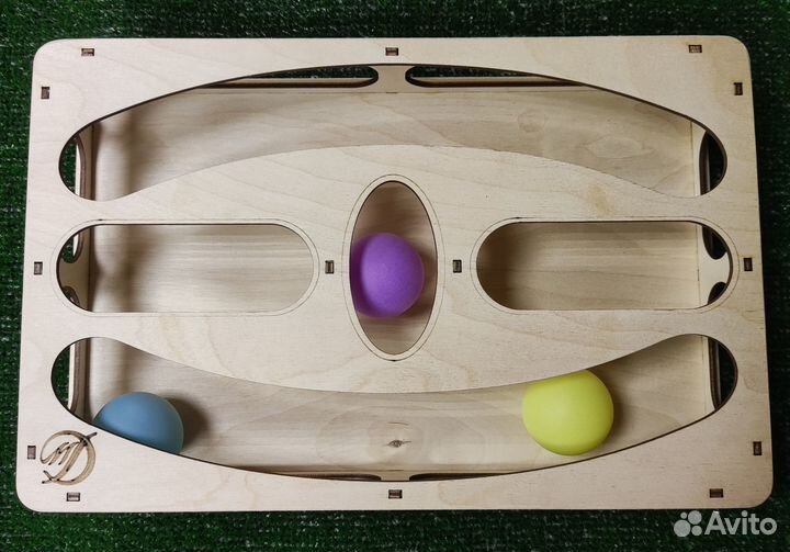 Игровая платформа для кошек с шариками