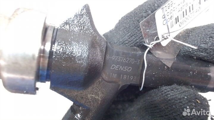 Форсунка топливная Opel Astra J, 2011