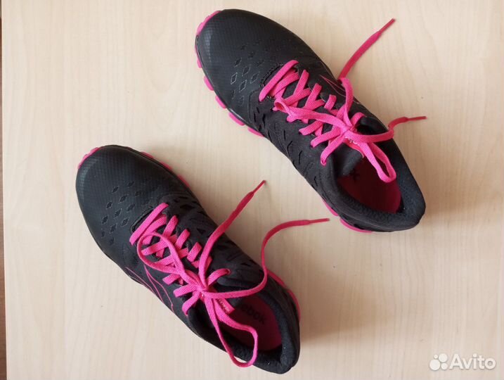 Кроссовки Reebok оригинал р.38