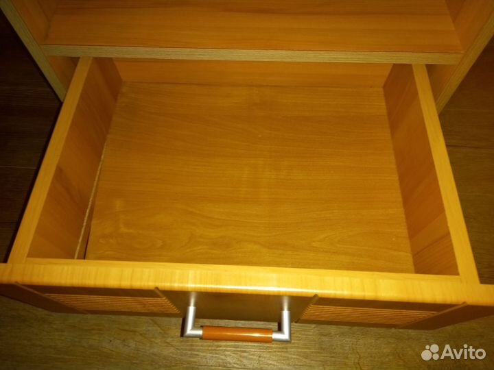 Тумба прикроватная