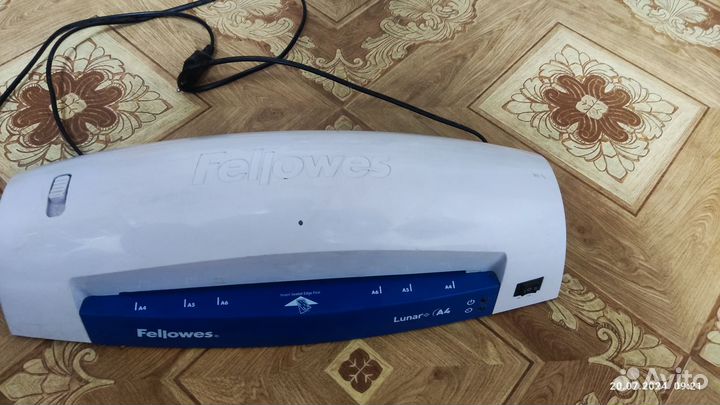 Ламинатор Fellowes lunar+ A4 CRC 57428