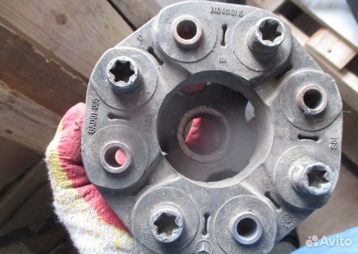 Муфта карданного вала Мерседес C250 A2404110115