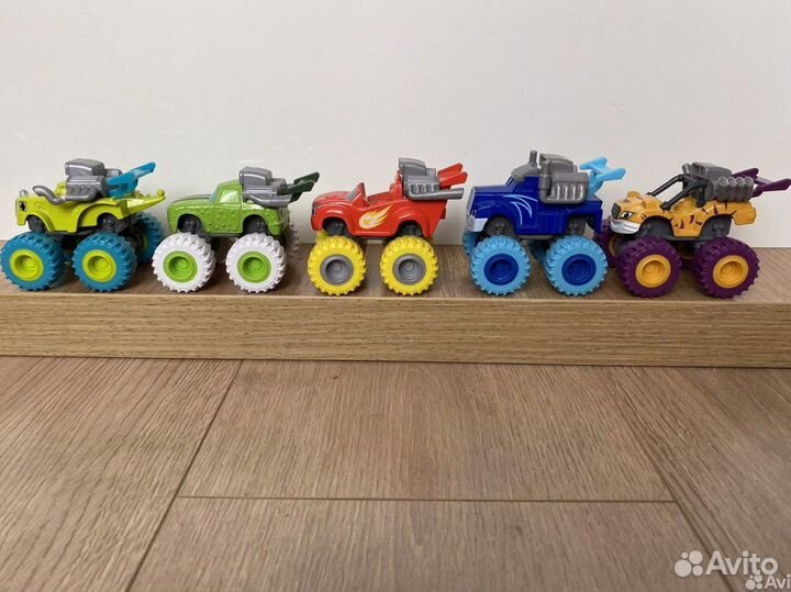 Вспыш и чудо машинки