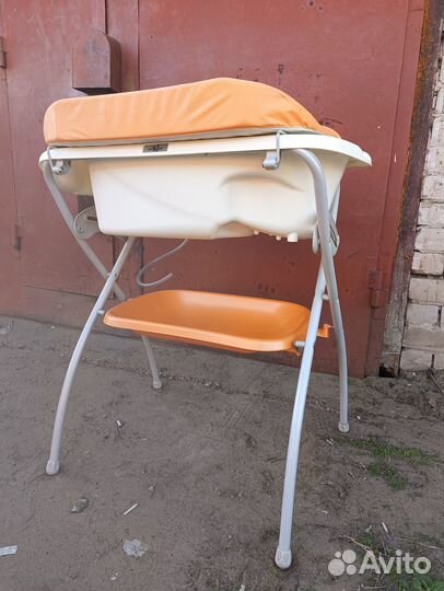 Пеленальный столик и Детская ванночка складная