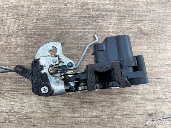 Замок двери задний правый Chevrolet Aveo T250