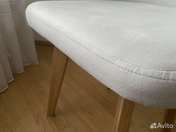 Стул с тканевой обивкой