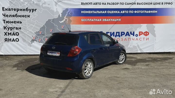 Ручка открывания лючка бензобака Kia Ceed (ED) 815