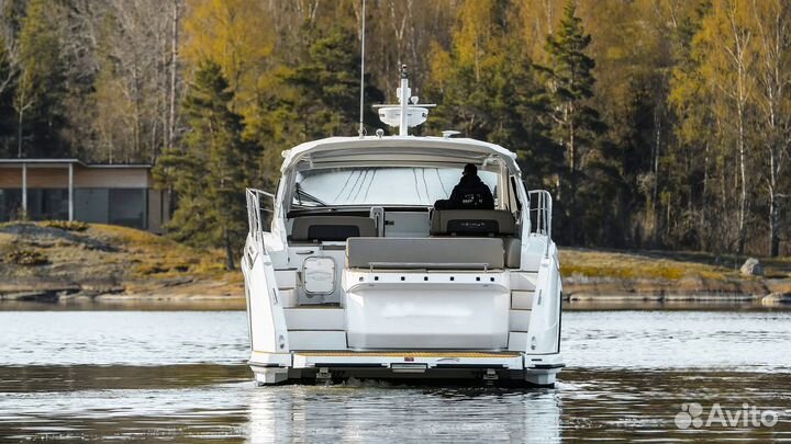 Моторная яхта Azimut 43