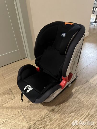 Автокресло детское Chicco youniverse FIX с Isofix