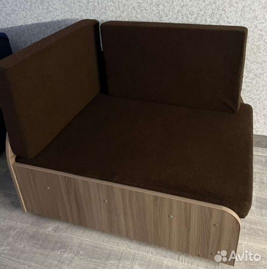 Диван кубик