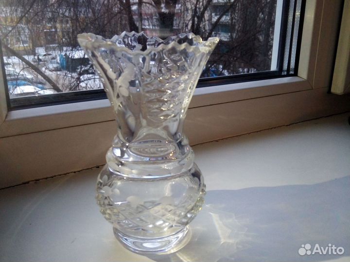 Ваза хрустальная
