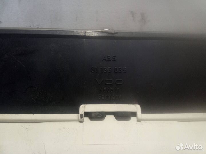 Панель приборов (щиток) Opel Kadett 81136035