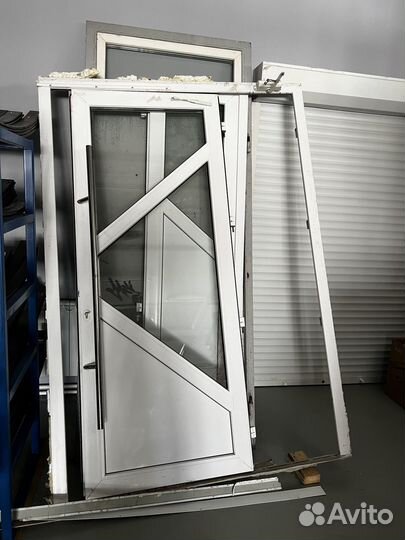 Пластиковая дверь 230 х 162