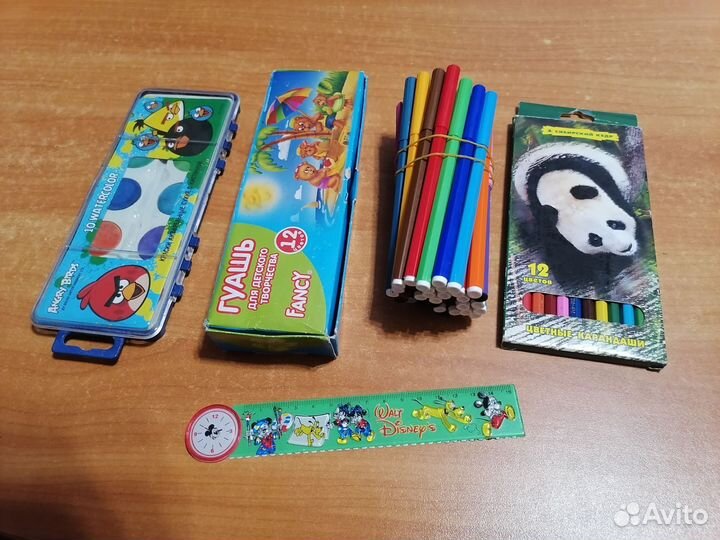 Набор канцелярии новые и б/у, ручки, обложки