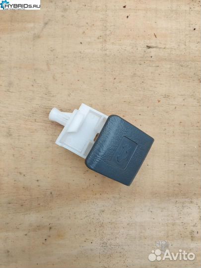 Ручка открывания капота Toyota Prius 2 NHW20