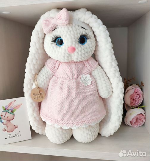 Вязаный зайка с метрикой