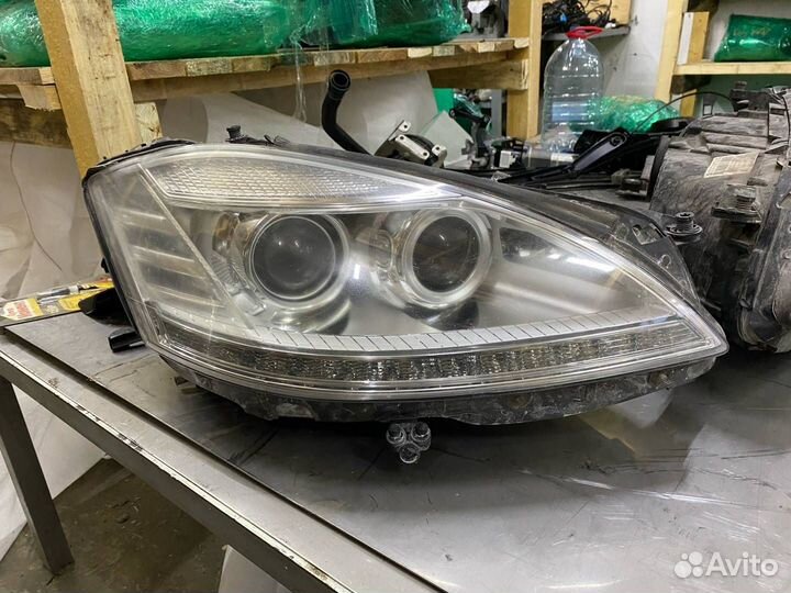 Фара правая Mercedes-Benz S-Класс W221 рест. 2011