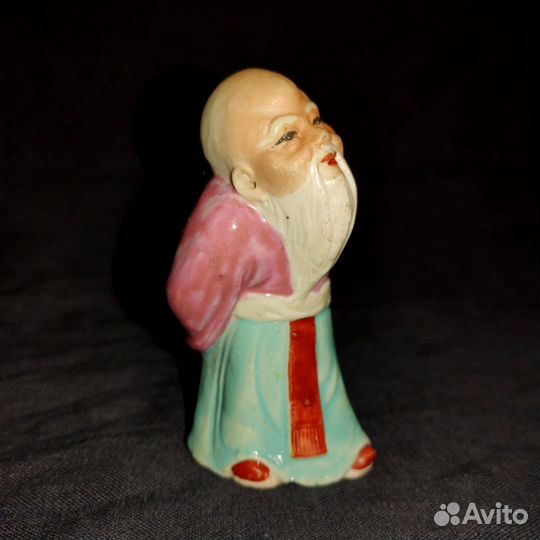 Фарфоровая статуэтка китайский 
