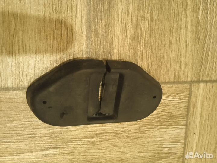 Заглушка (кожух) ограничителя дверей Audi 100, 200