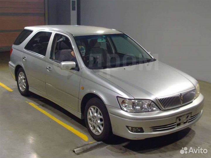 Дверь передняя правая Toyota Vista Ardeo AZV50