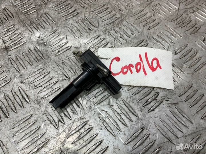 Датчик расхода воздуха Toyota Corolla ZRE151