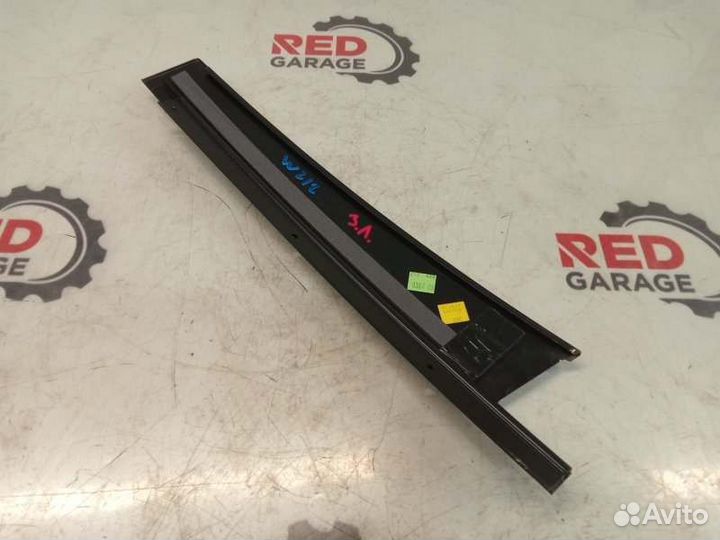 Накладка двери задняя левая Mercedes-Benz E-Class