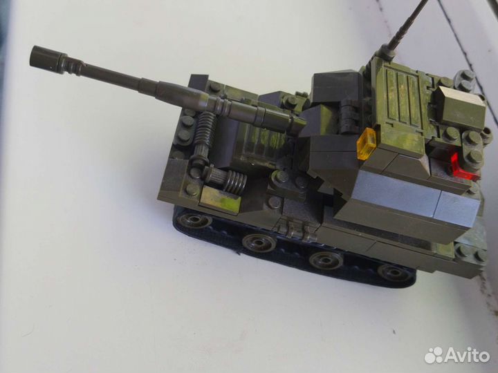 Танк из lego
