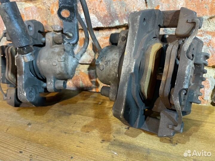 Суппорт тормозной задний Bmw 5 E60 N52B30 AF 2005